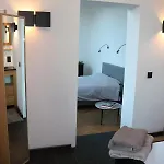 Peter House 4* 尼维尔