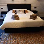Peter House 4* 尼维尔