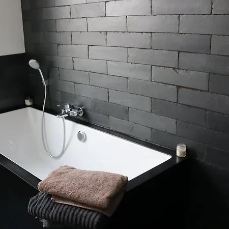 Peter House B&B 니벨