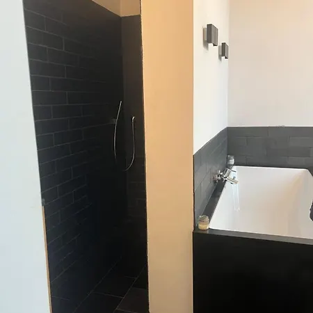 Peter House B&B 니벨