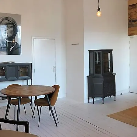 Bed & Breakfast Peter House 4*