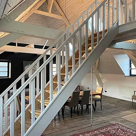 Bed & Breakfast Peter House 4*