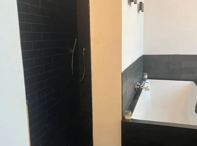 Peter House Bed & Breakfast Nivelles